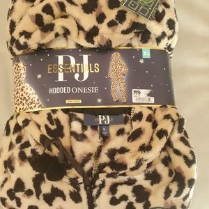 Hooded one peice PJs womans XL cheetah print